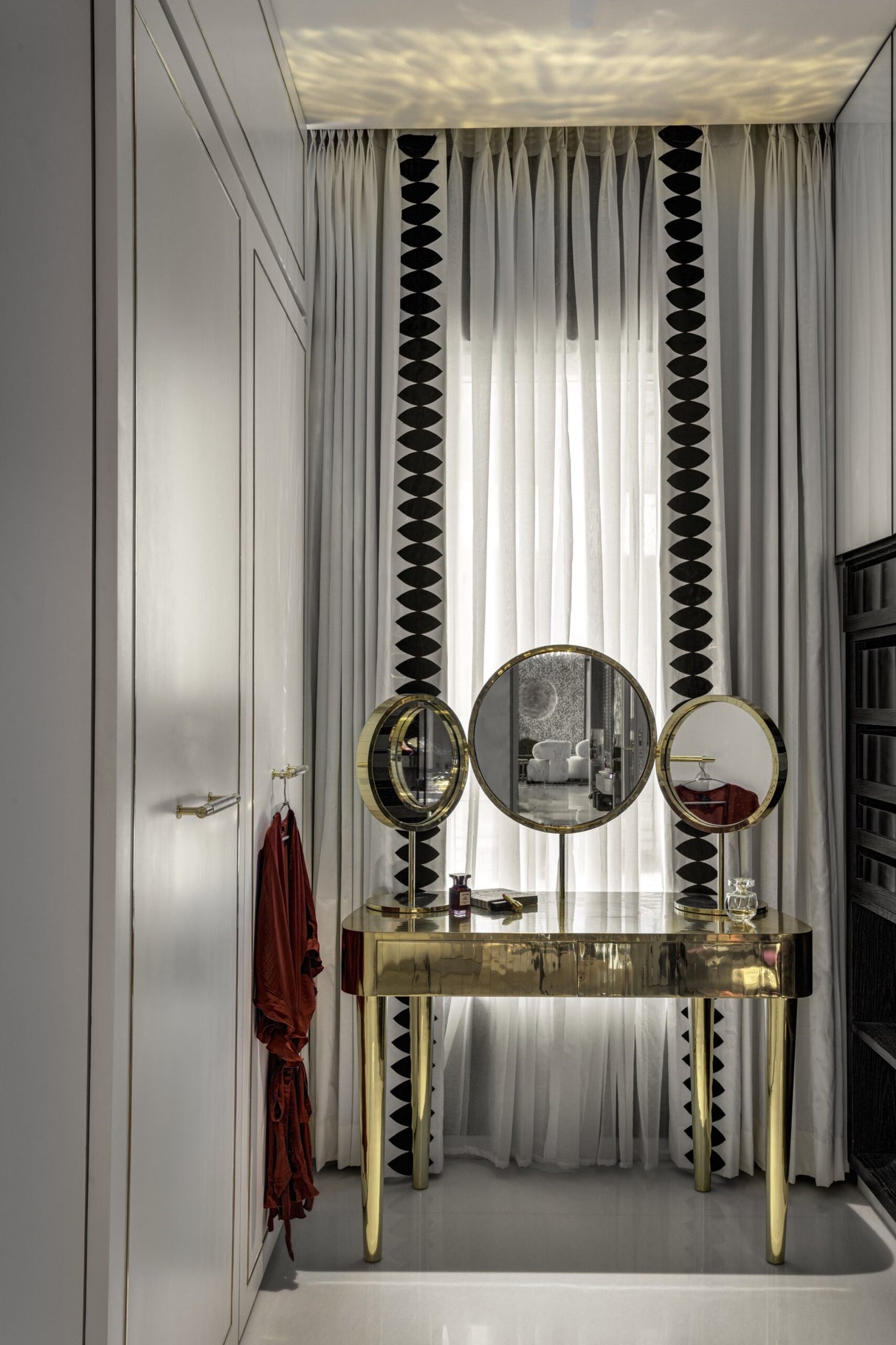 Woman in Paris Oro Mirror Table, Cocolea, , ,
