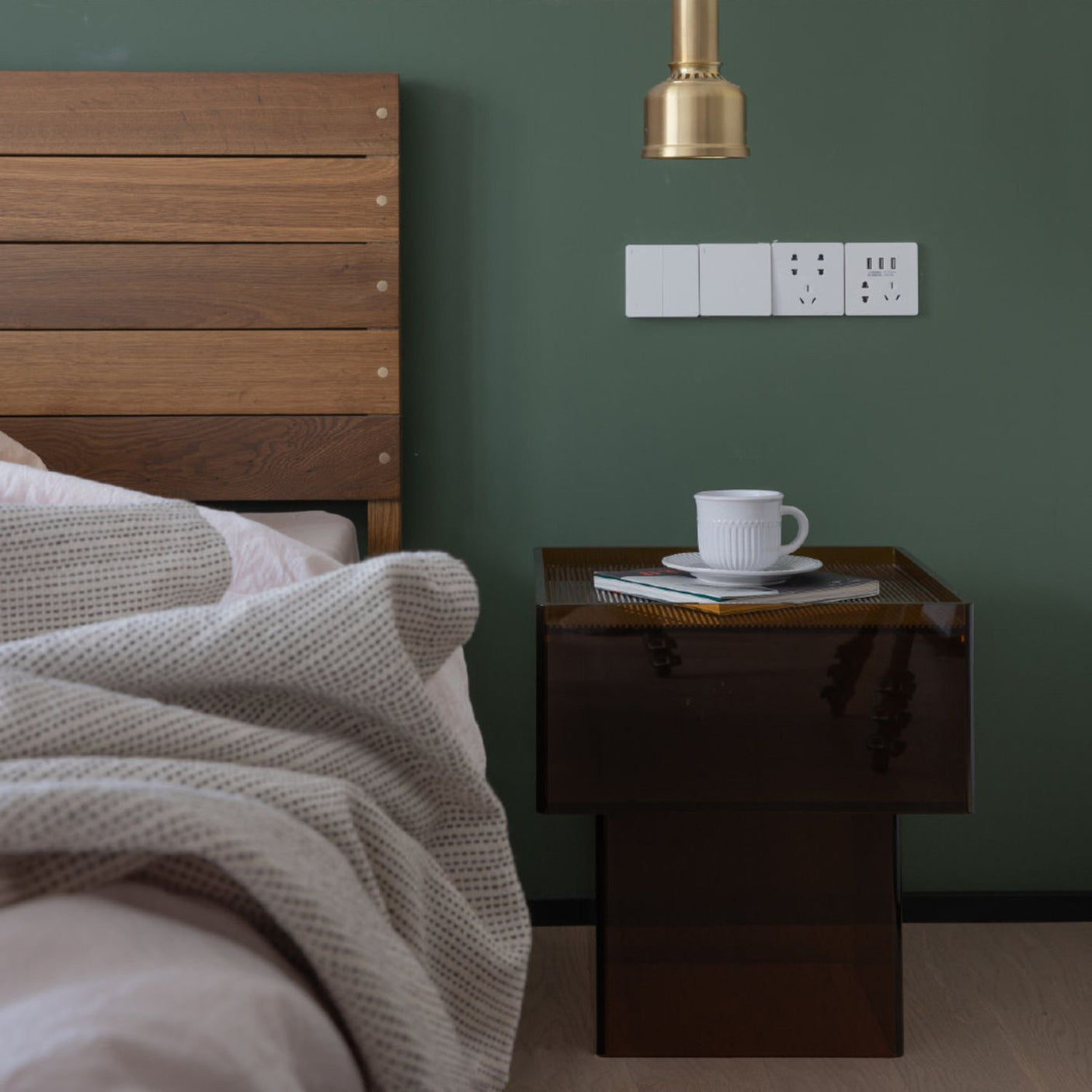 Acrylic capsule Table, Cocolea, , ,