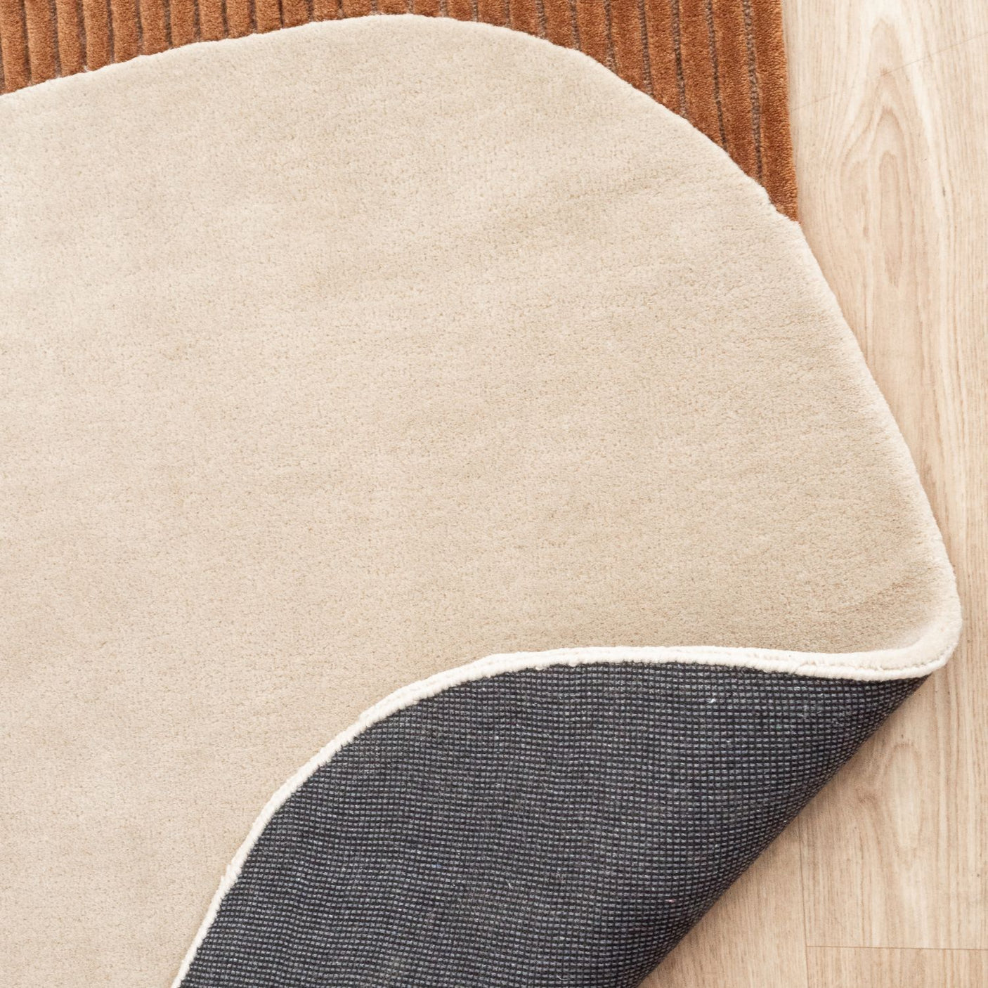 Pompidou Sculptural Oversized Wool Rug – Irregular Abstract Contemporary Form