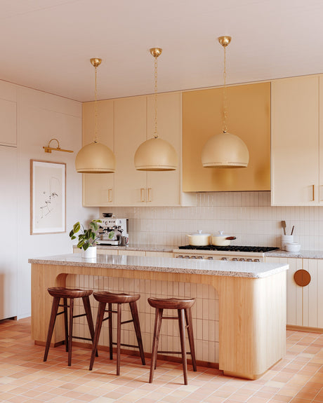 Elowen Picture Light in Aged Brass – view 2