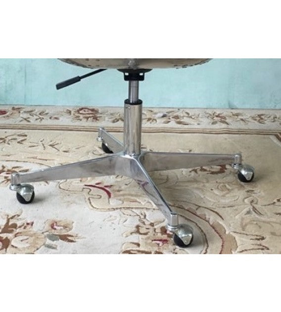 Gauntlet Polished Brass and White Leather Swan Chair, Cocolea, , ,